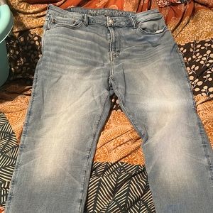 AMERICAN EAGLE JEANS